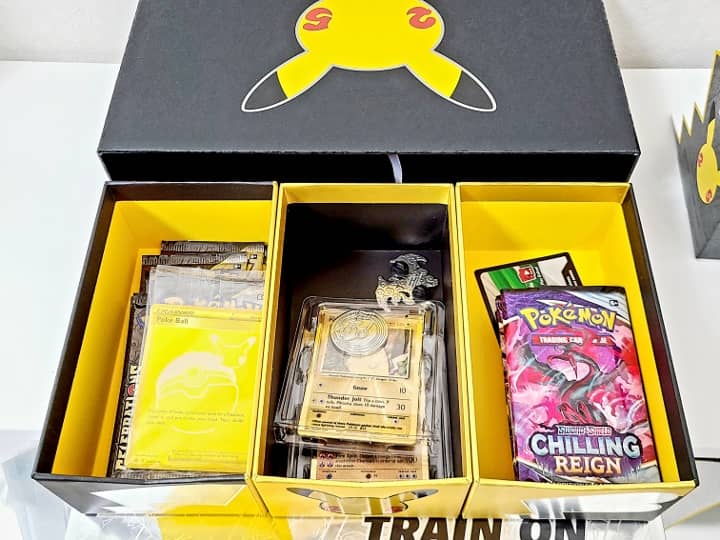 アニバーサリーメタルコイン1枚【新品・未開封】ポケモンカード25周年 海外 ウルトラプレミアムコレクション